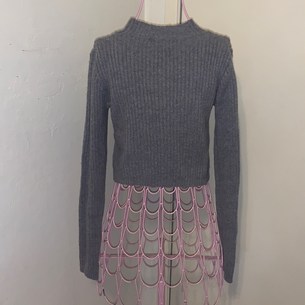 Like New Brandy Melville Gray Mock Turtleneck Sweater - One Size - Picture 8 of 11
